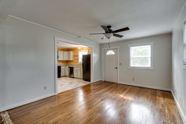 Building Photo - Charming Jasper Rental – 3 Bed, 2 Bath, $1,550/Month