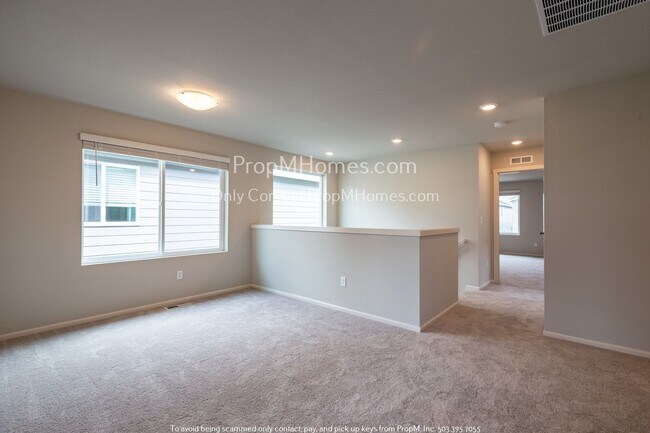 Building Photo - Discover Your Dream Home: Gorgeous Three B...