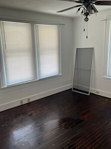 Building Photo - 508 N Spring Ave