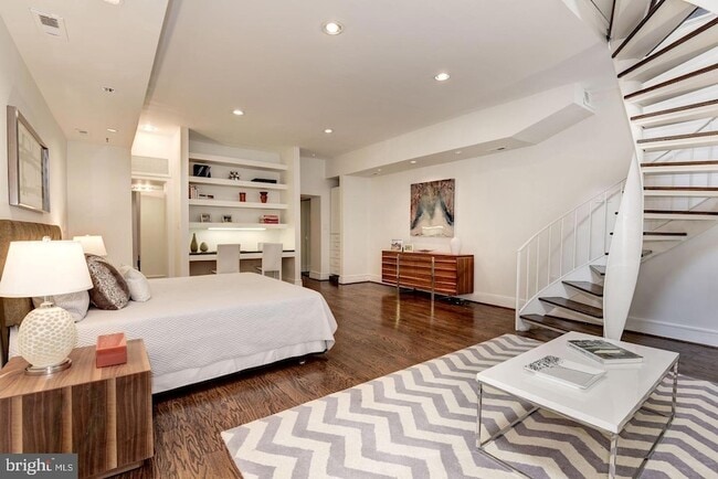 Building Photo - 1715 15th St NW