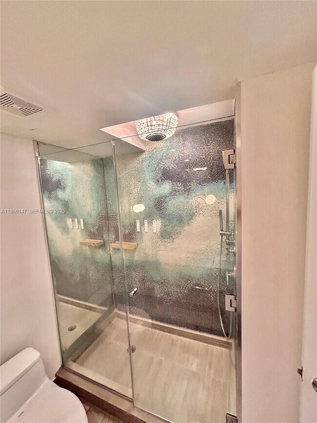 Building Photo - 1100 West Ave