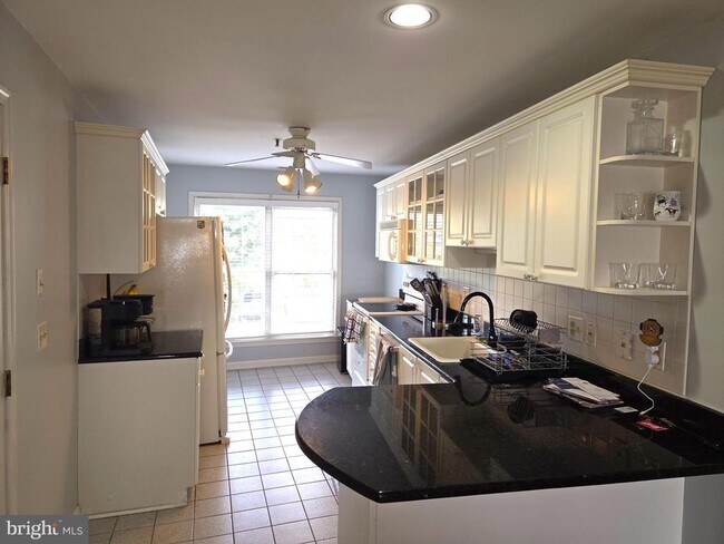 Building Photo - 12 Owens Landing Ct