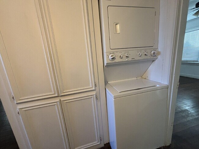 Building Photo - 2318 20th St