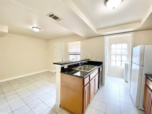 Building Photo - 8001 Rothington Rd