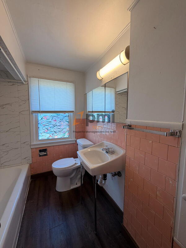 Building Photo - 807 Rose St