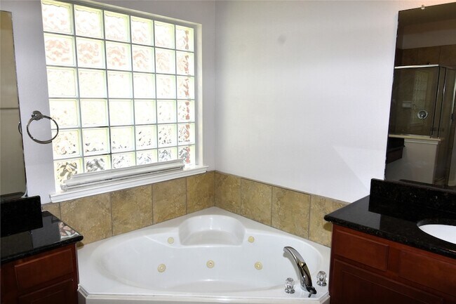 Building Photo - 6330 Bennington Springs Dr