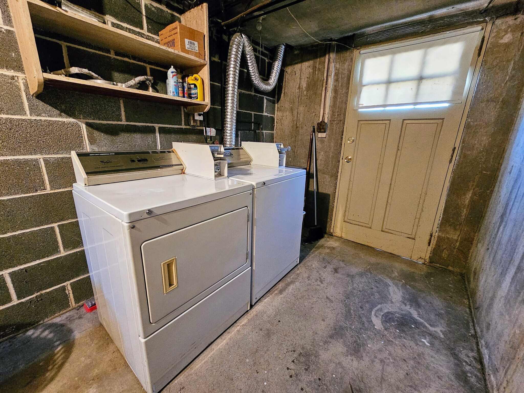 Laundry (coin-operated) - 24 Surrey Rd