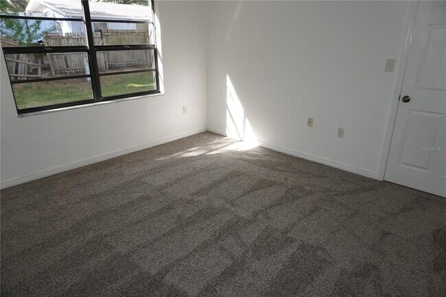 Building Photo - 101 Lake Ave NE