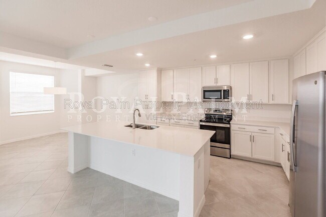 Building Photo - 14141 Heritage Landing Blvd