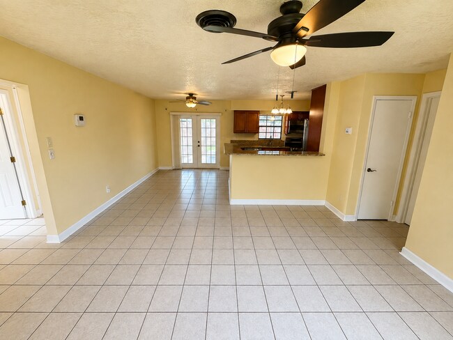 Building Photo - FOR RENT IN ROCKLEDGE — $2,350/MONTH
