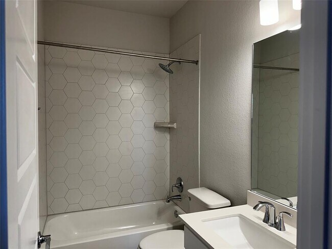 Building Photo - 1711 Tun Tavern Trl