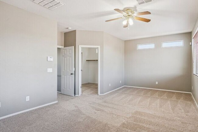 Building Photo - Beautiful 4 bedroom three bath home!