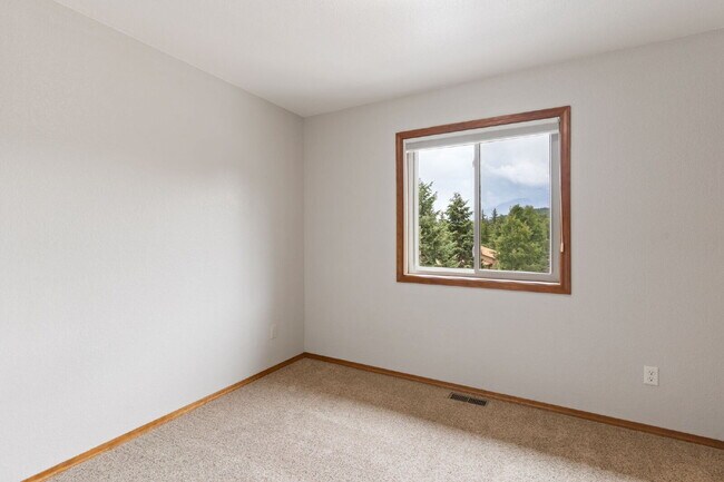 Building Photo - Rare Woodland Park Rental with RV Parking,...