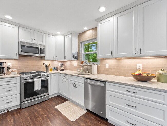 Building Photo - Beautifully Updated Home with Modern Comforts