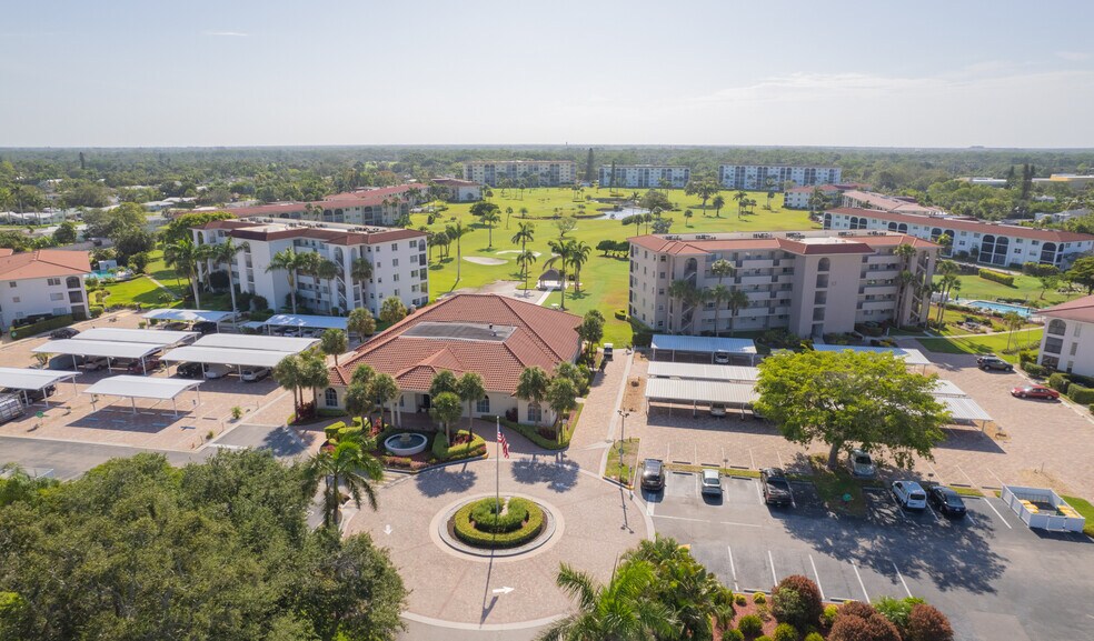 Building Photo - 5 High Point Cir W