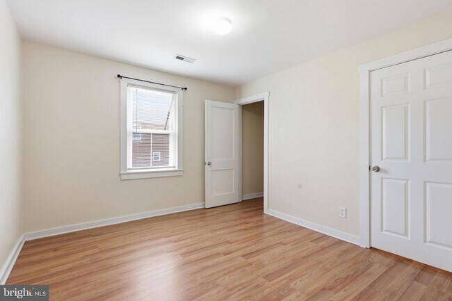 Building Photo - 9246 Prospect Ave