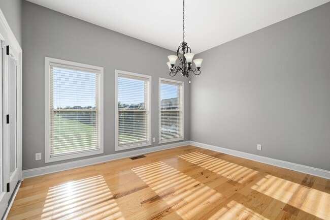 Building Photo - Pet Friendly on Exit 8!