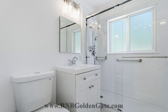 Building Photo - Newly Remodeled 3 Bedroom Home With Gorgeous Views For Rent!