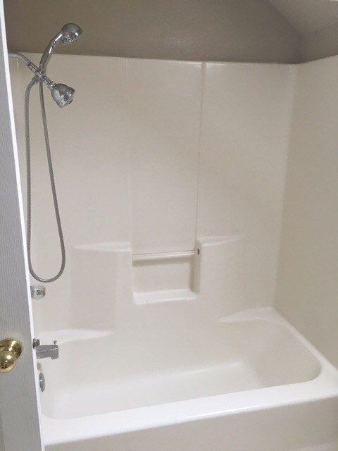 Building Photo - Available Now! 3 Bedroom ~ 1.5 Bathroom House Located in South Corvallis with A/C