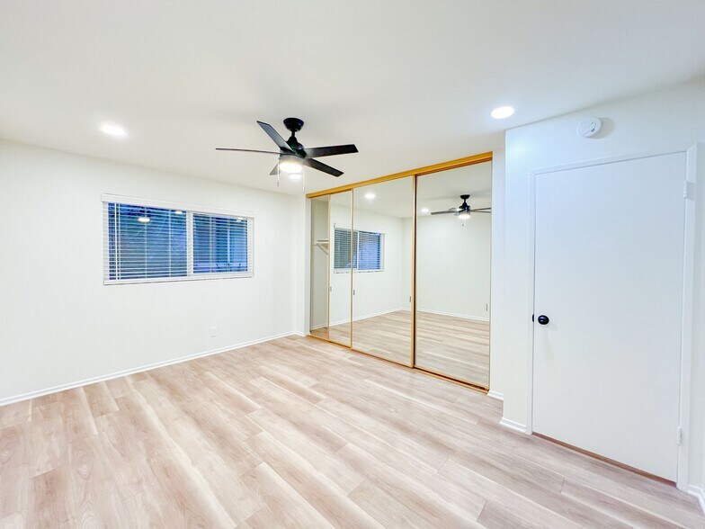 Building Photo - 2703 N Dell St