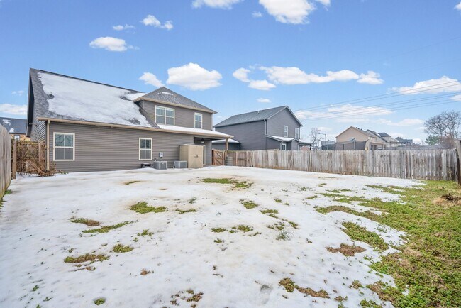 Building Photo - 1151 Eagle's View Dr