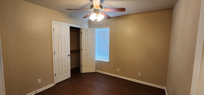 Building Photo - 3 Bedroom 2 bath Duplex South Killeen VIEWABLE SOON