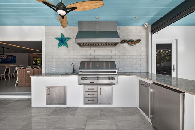 Building Photo - 3109 NE 42nd Ct