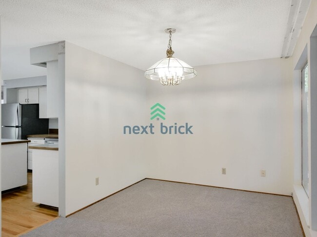 Building Photo - 3 Bedroom 2 bathroom Home for Rent!