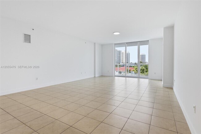 Building Photo - 3030 NE 188th St