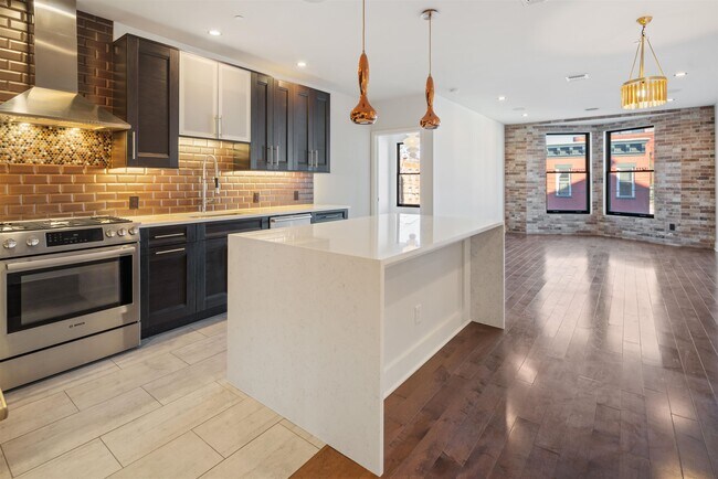 Building Photo - 227 4th St