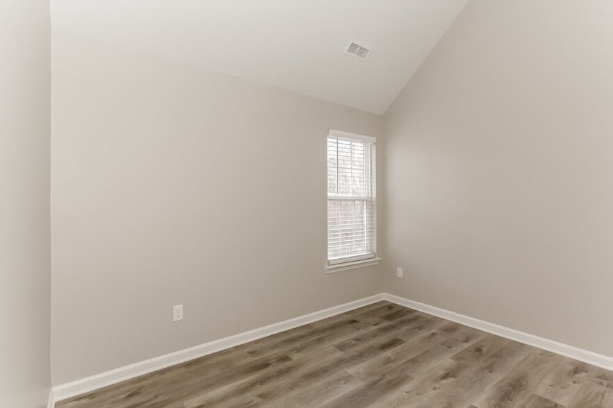 Building Photo - 127 Fairmont Cir