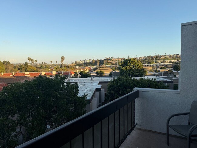 Building Photo - 3050 Rue D’Orleans