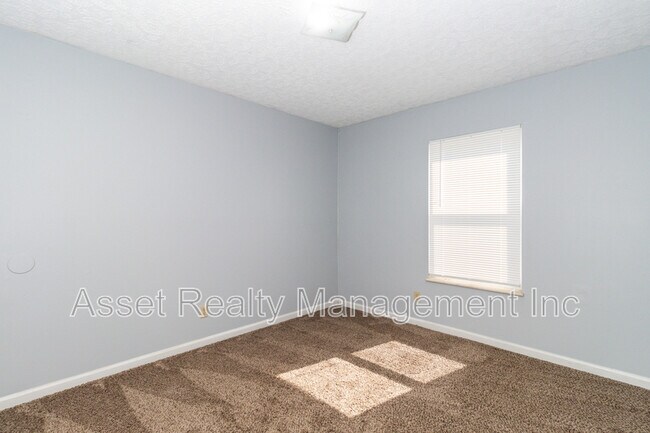 Building Photo - 517 Evelyn Ave