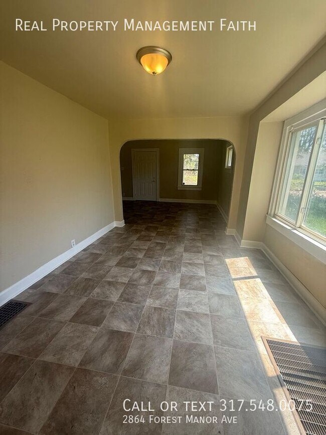 Building Photo - 2864 Forest Manor Ave