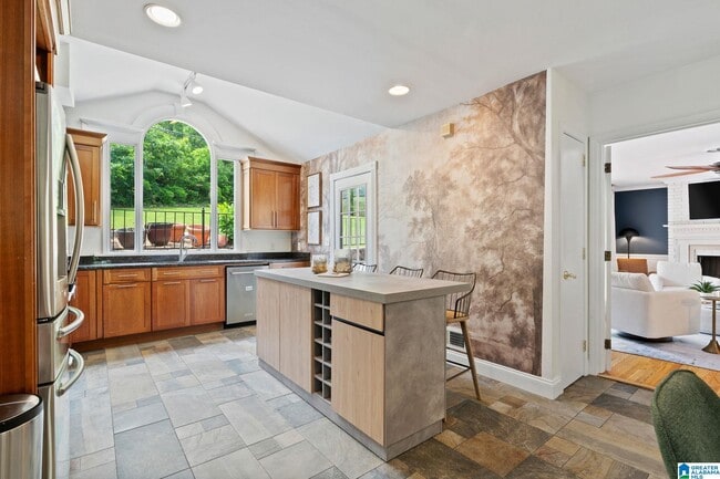 Building Photo - 3208 N Woodridge Rd