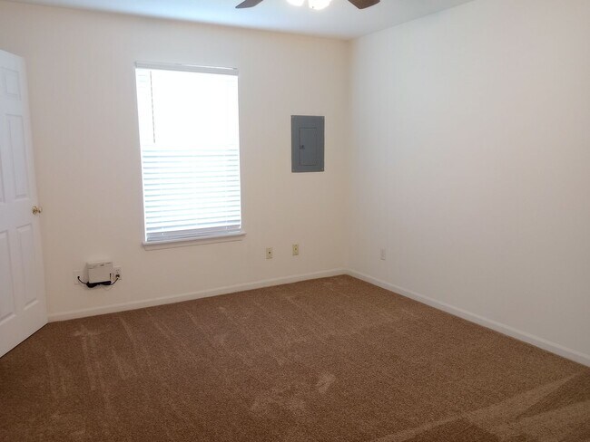 Building Photo - 3534-3536-3536 Prescott Dr