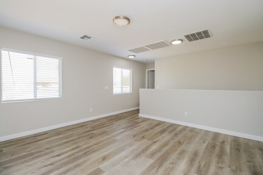 Building Photo - 28165 N Silver Ln