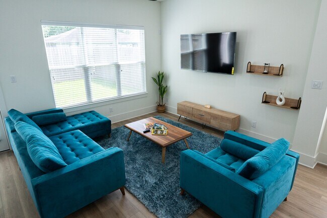 Building Photo - 3542 Amos St