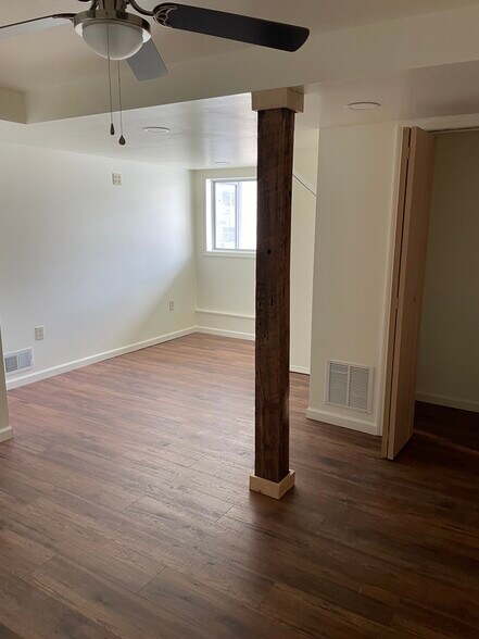 Building Photo - 223 Main St