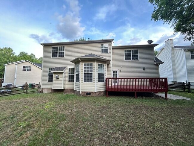 Building Photo - **Spacious 4-Bedroom Home with Walk-In Clo...