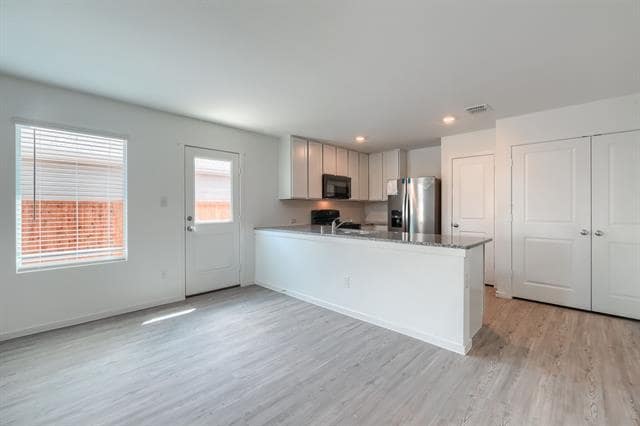 Building Photo - 4117 Equestrian Dr