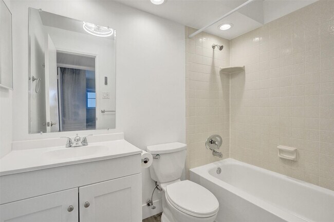 Building Photo - 1541 S Ocean Blvd