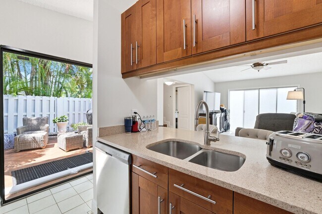 Building Photo - 22316 Pineapple Walk Dr