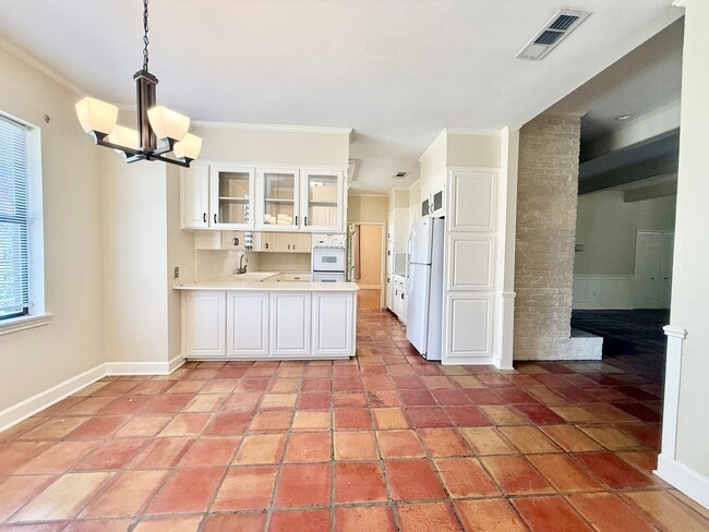 Building Photo - Home For Lease