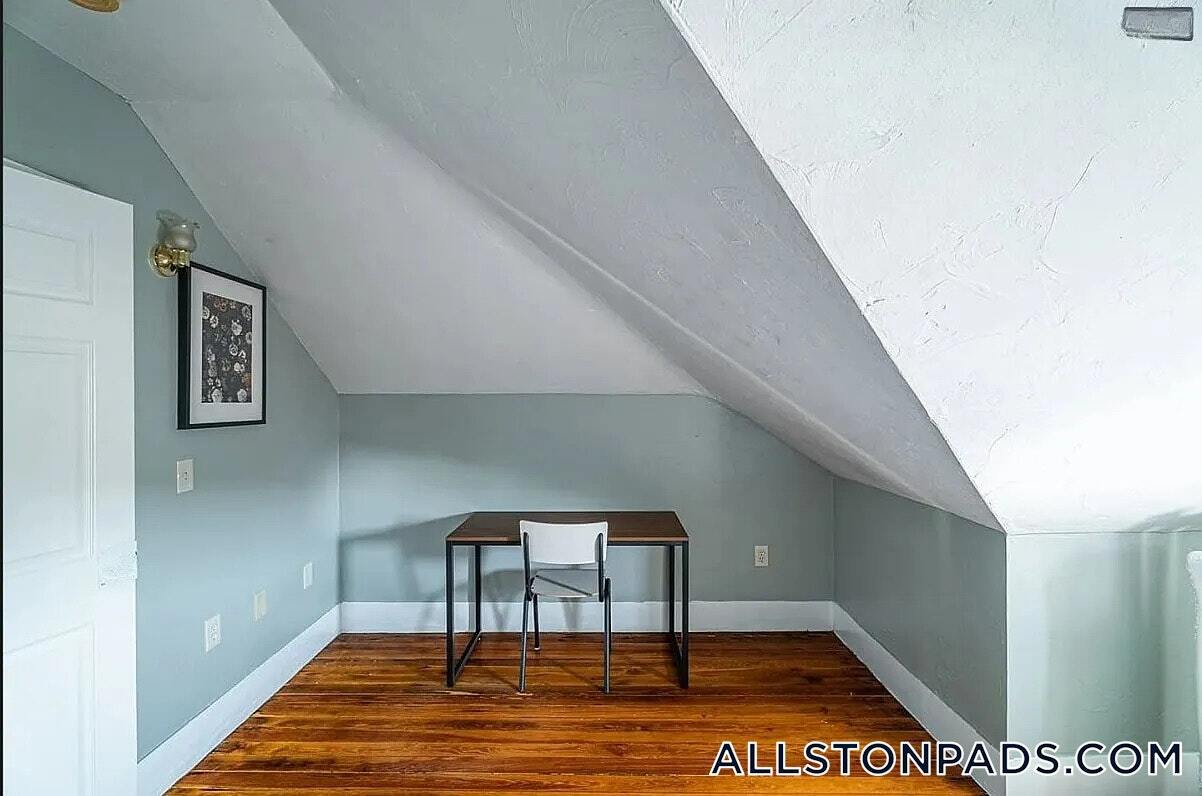 Building Photo - 6 Haskell St