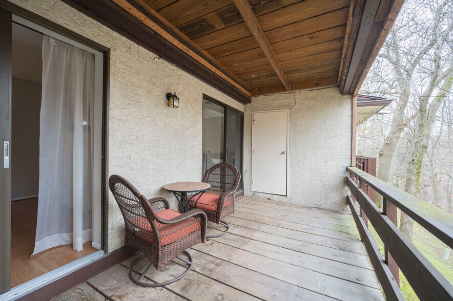 Building Photo - 253 Shawmont Ave