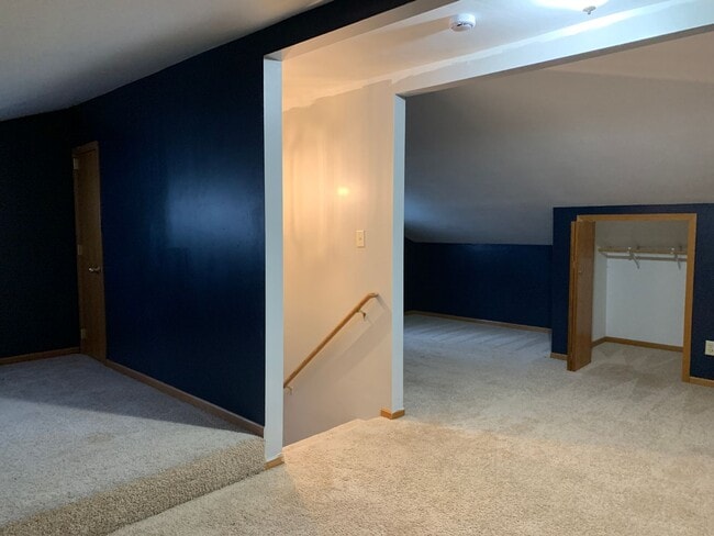 Building Photo - Charming Single Family Home