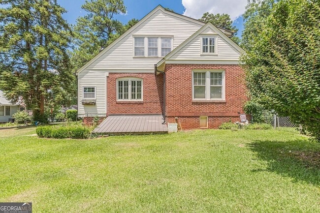 Building Photo - 1878 Cambridge Ave