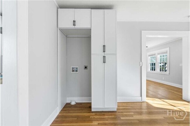 Building Photo - 2140 E 42nd St