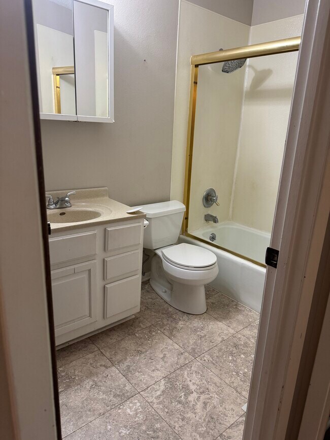Bathroom - 4202 Enden Ln